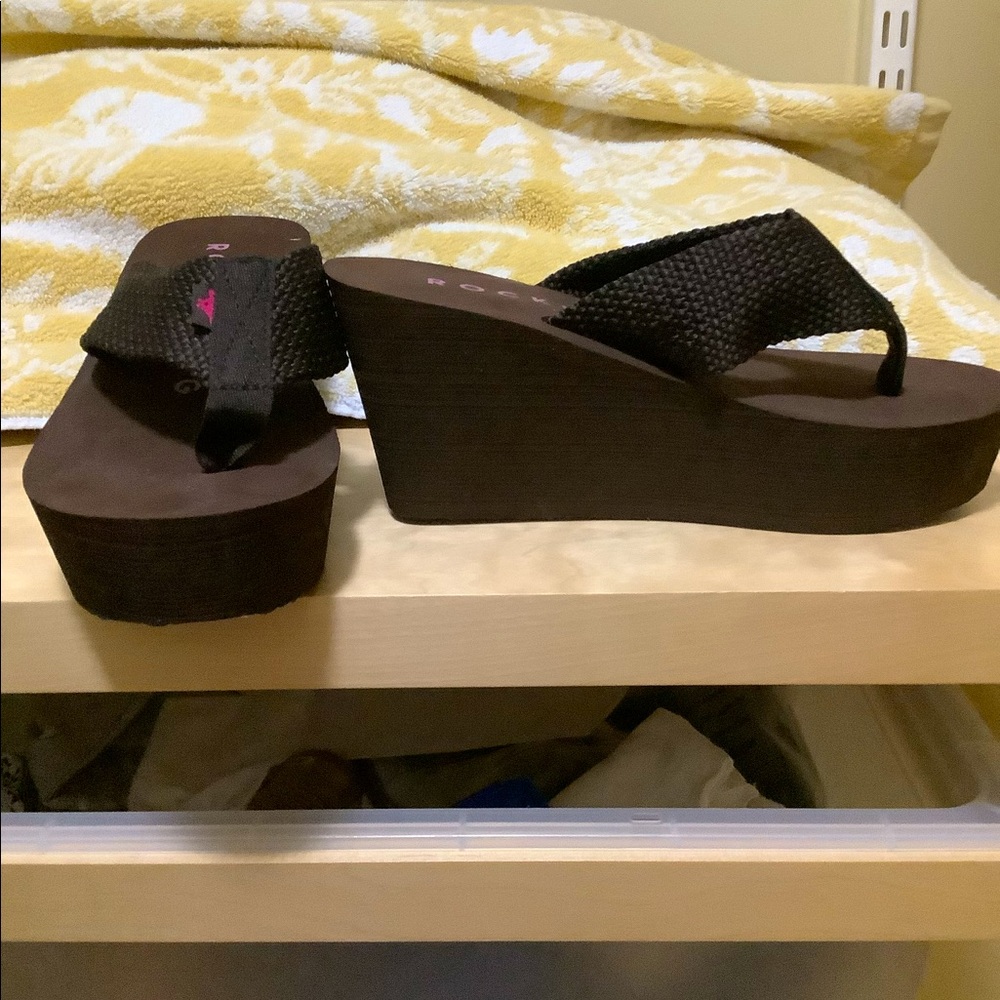 Womens flip flops
